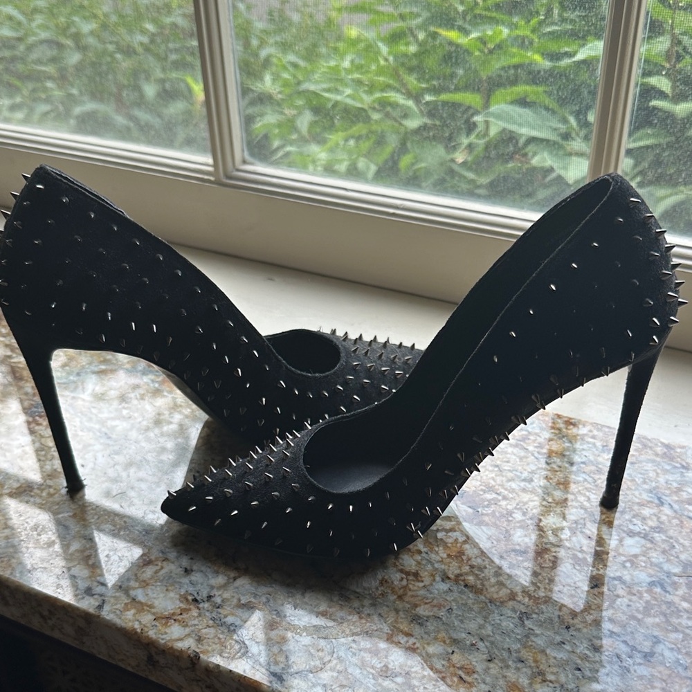 Steve Madden Black Studded Heels